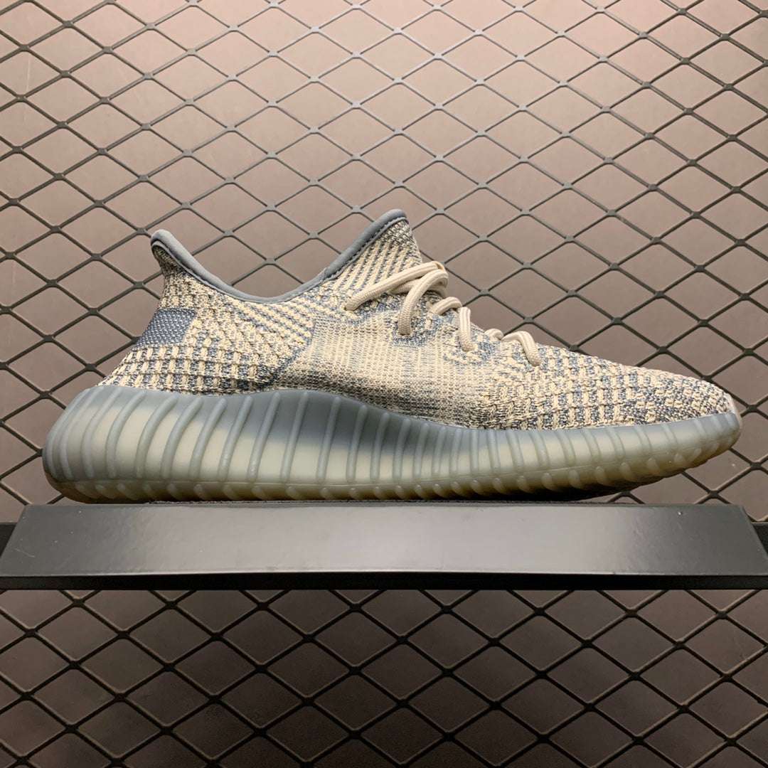 Adidas Yeezy 350 V2 Kanye West image 2