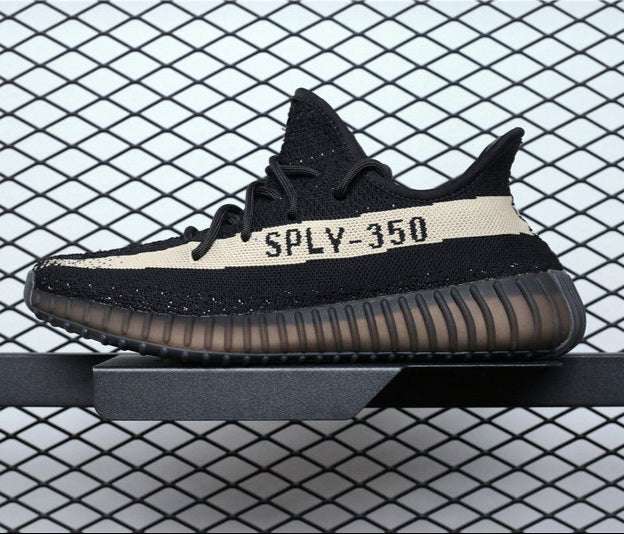 Adidas Yeezy 350 V2 Oreo image