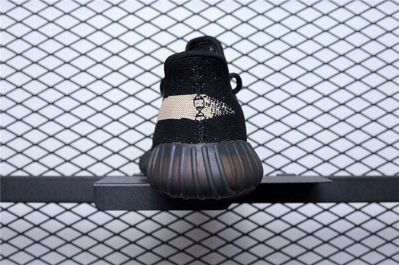 Adidas Yeezy 350 V2 Oreo image 7