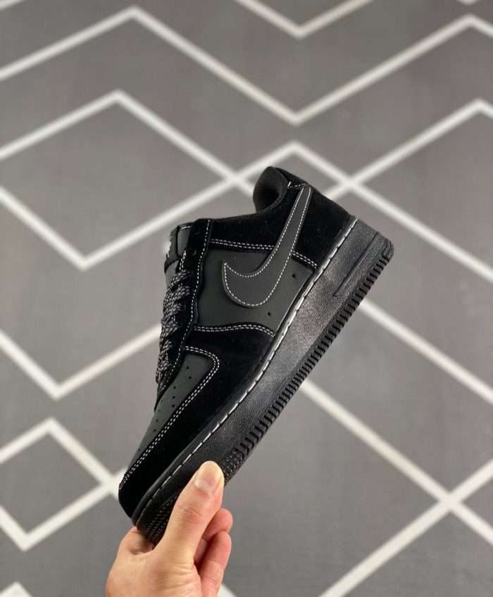 Nike Air Force 1’07 Black Venom