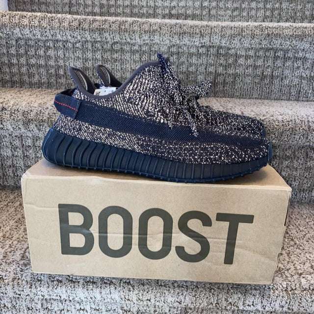 Adidas Yeezy 350 V2 Black Static image