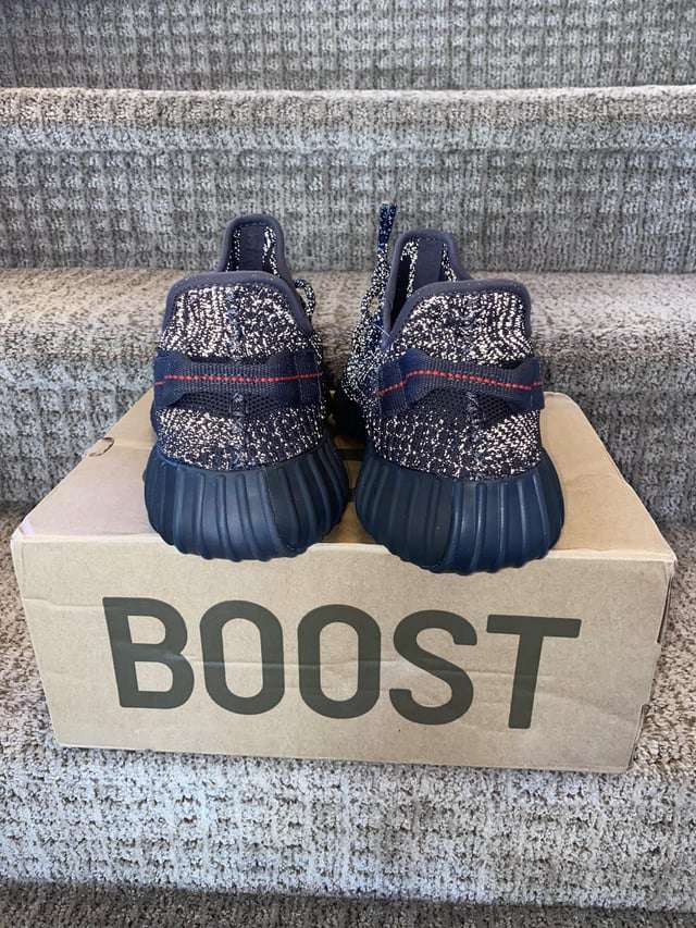 Adidas Yeezy 350 V2 Black Static image 6