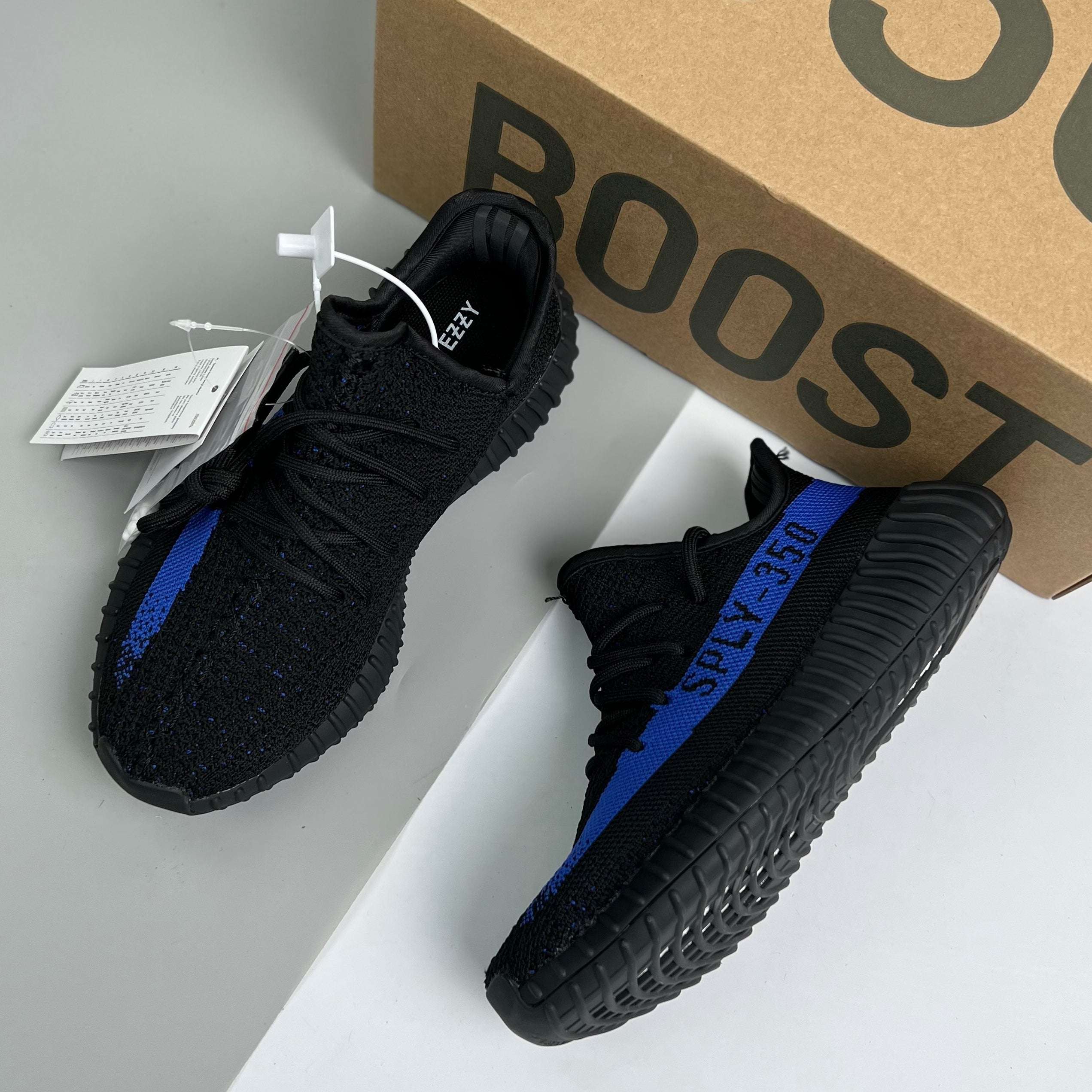 Adidas Yeezy 350 V2 Dazzling Blue image 2