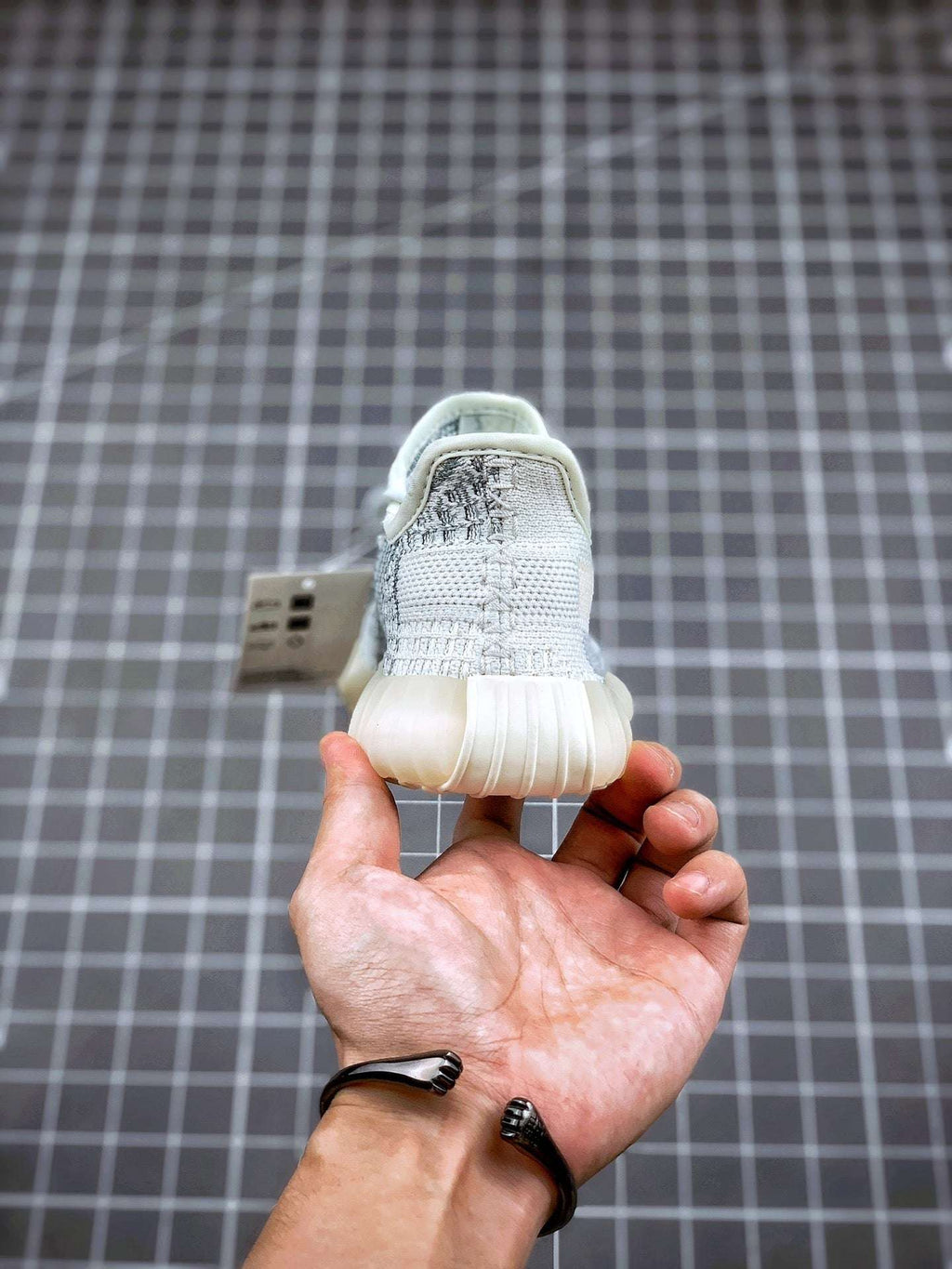 Adidas Yeezy 350 V2 Ice Blue Stary Skye image 7