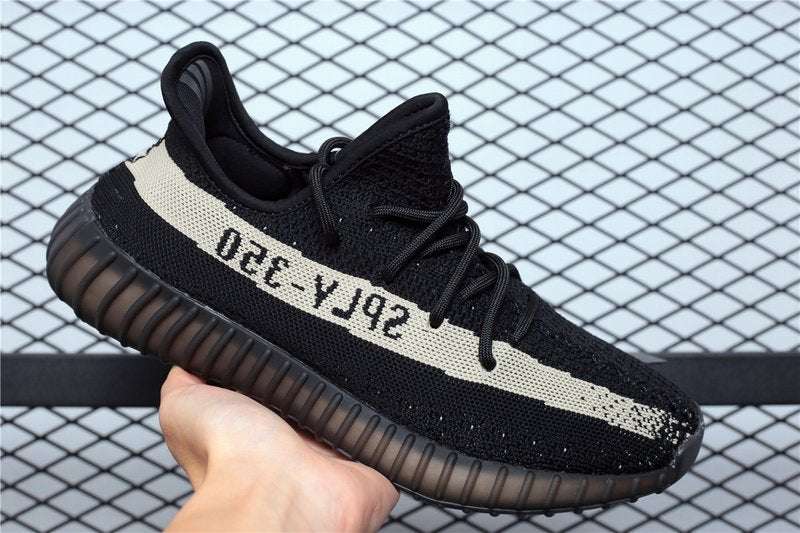 Adidas Yeezy 350 V2 Oreo image 4