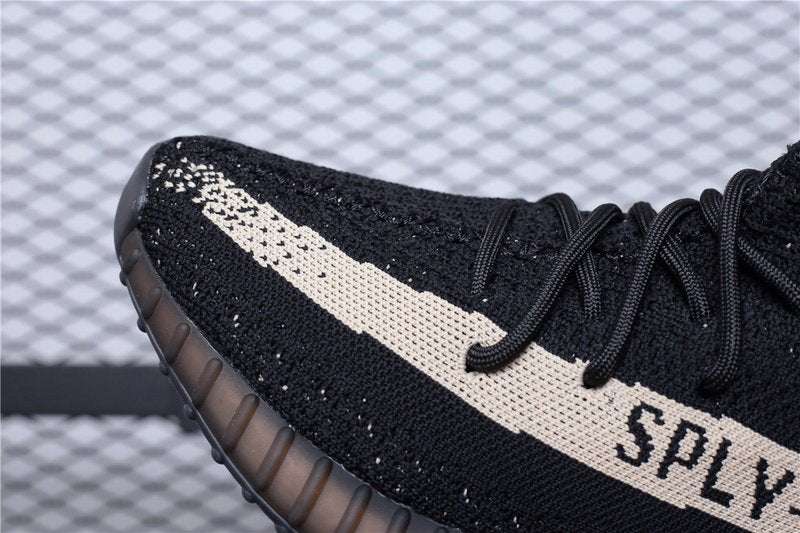 Adidas Yeezy 350 V2 Oreo image 6