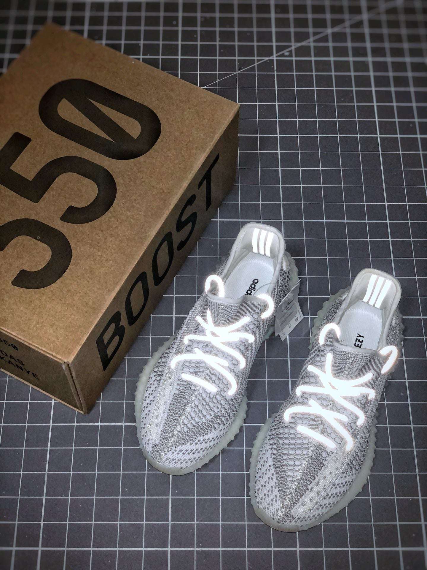 Adidas Yeezy 350 V2 White Star Static Reflective image 3