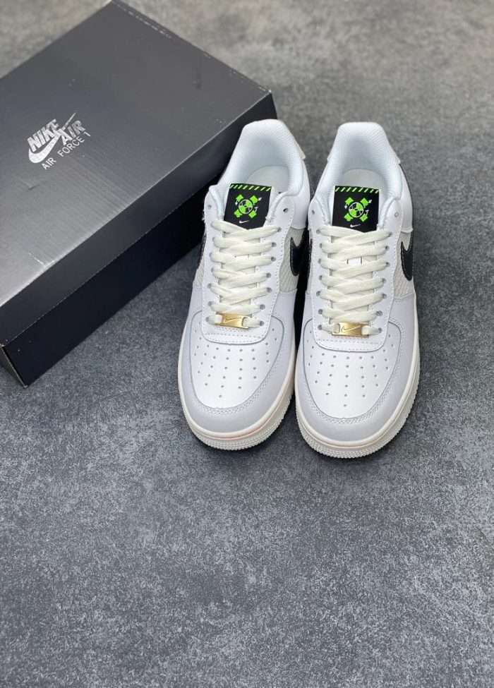 Nike Air Force 1’07 LV8 X’s and O’s