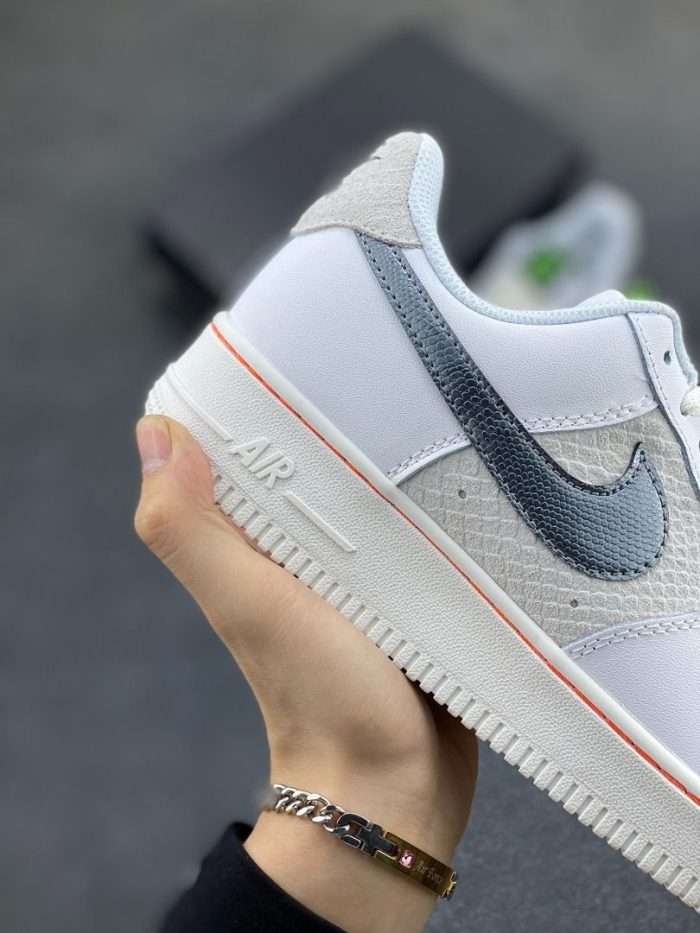 Nike Air Force 1’07 LV8 X’s and O’s