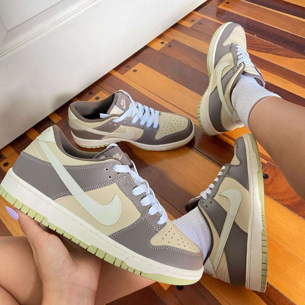 Nike Dunk Low Velcro Tongue image