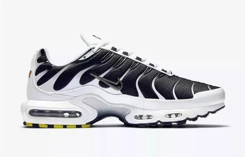 Nike Air Max Plus TN men's black and white air